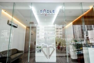 SMILE LIKE YOU MEAN IT WITH THE SMILE BAR