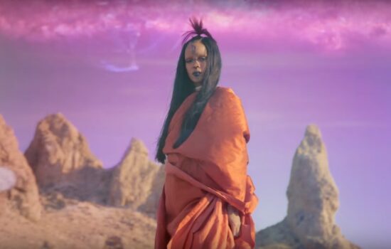 RIHANNA RELEASES HER SCI-FI THEMED VIDEO FOR STAR TREK'S OST "SLEDGEHAMMER"